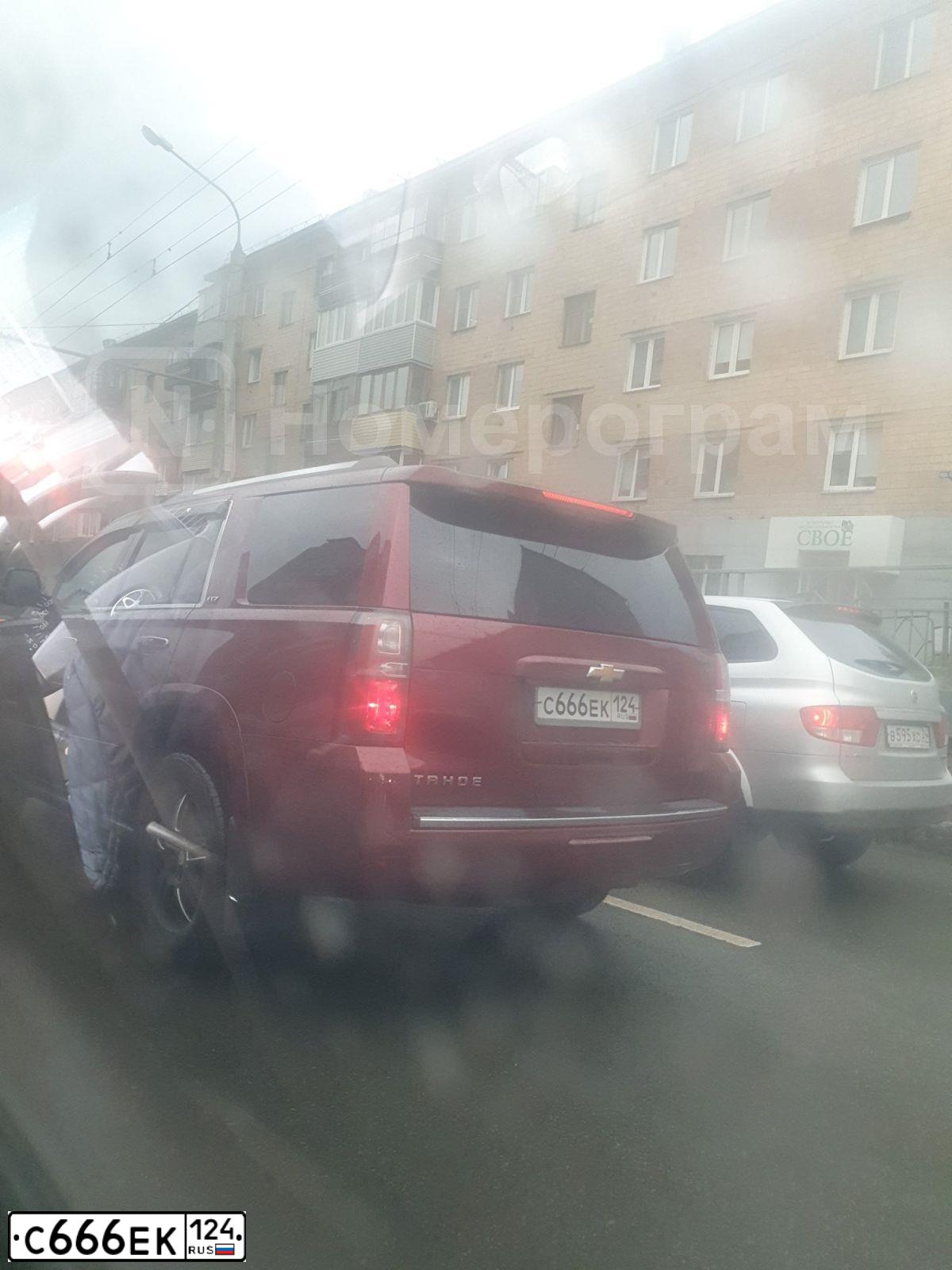 Фото автомобиля VOLVO S60, 2011 — госномер Т082ЕМ138. Цвет: ЧЕРНЫЙ