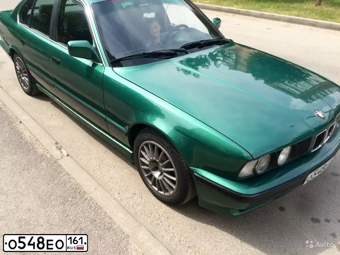 Фото автомобиля BMW SERIE 5, 1991 — госномер О548ЕО161. Цвет: ЗЕЛЕНЫЙ