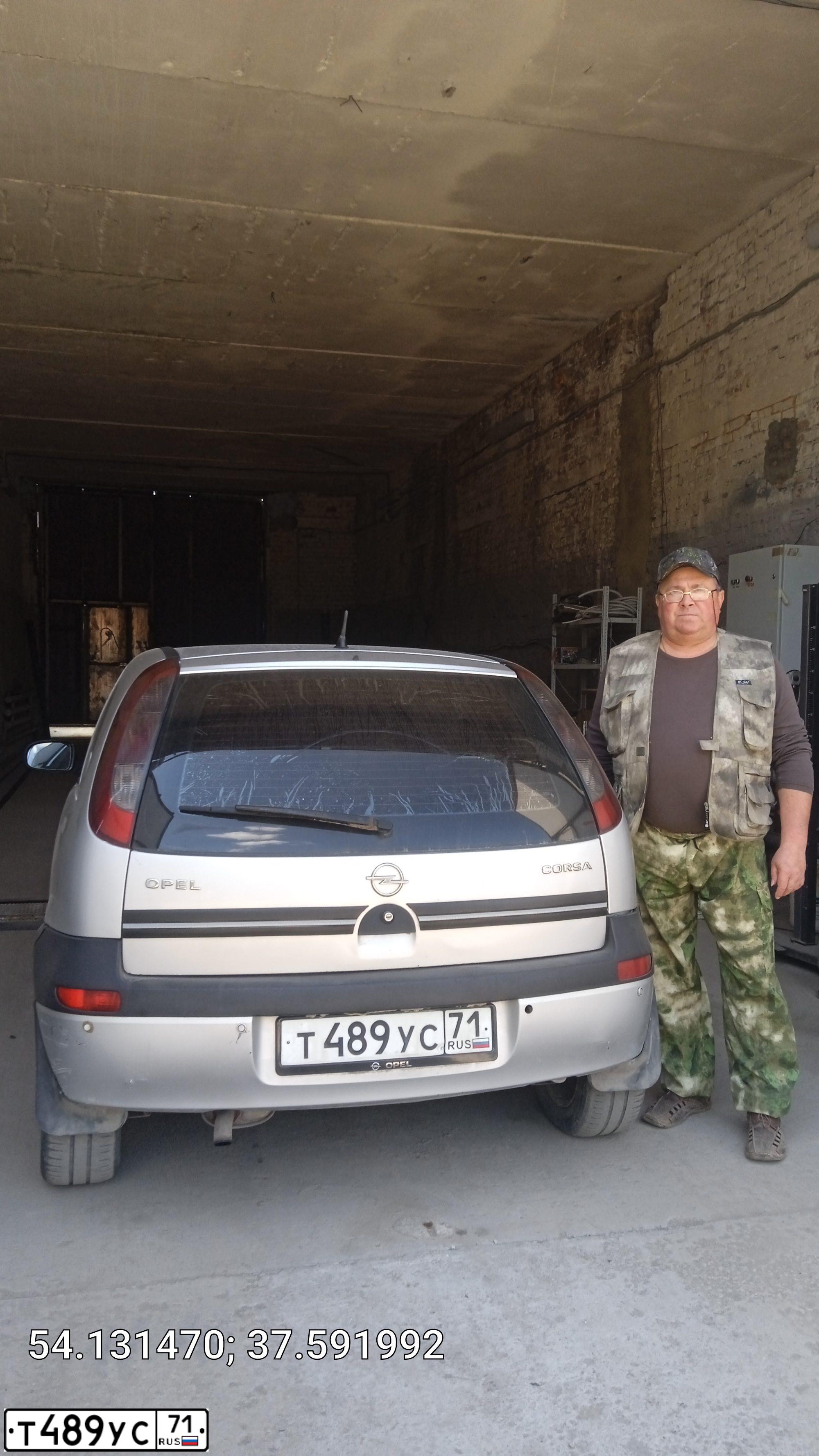 Фото автомобиля OPEL CORSA, 2001 — госномер А724ММ77. Цвет: СЕРЫЙ