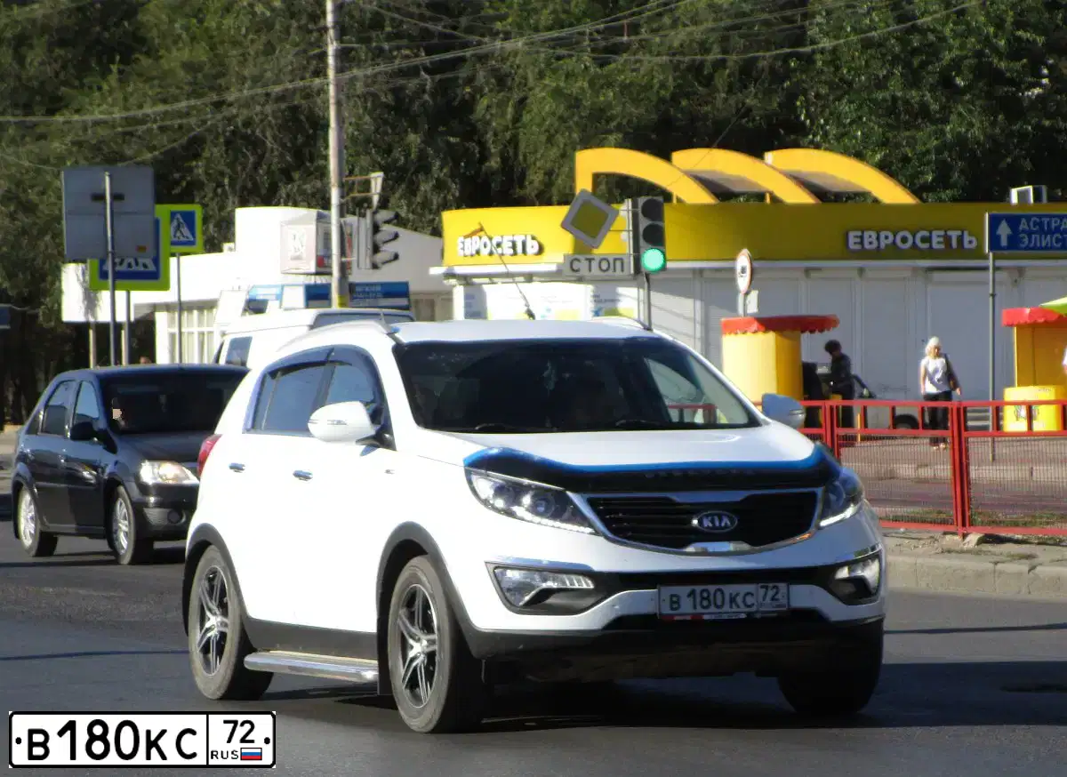 Фото автомобиля FORD FOCUS, 2003 — госномер О320КК72. Цвет: Серебристый