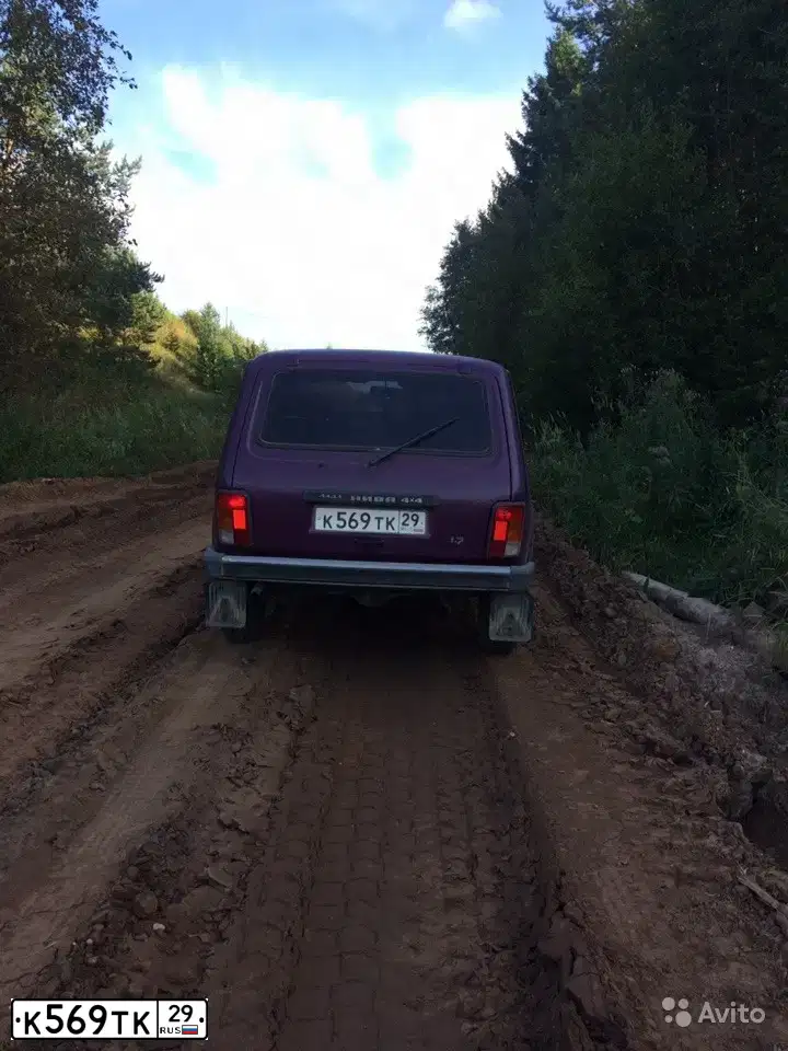 Фото автомобиля LADA 2121 NIVA, 2000 — госномер К569ТК29. Цвет: ФИОЛЕТОВЫЙ
