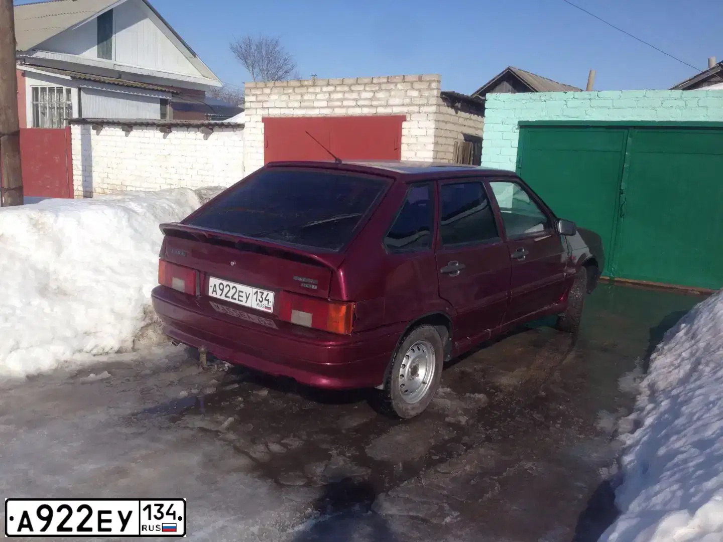 Фото автомобиля LADA 2114 SAMARA, 2005 — госномер У624АС16. Цвет: СВЕТЛО-СЕРЕБРИСТЫЙ МЕТАЛЛ