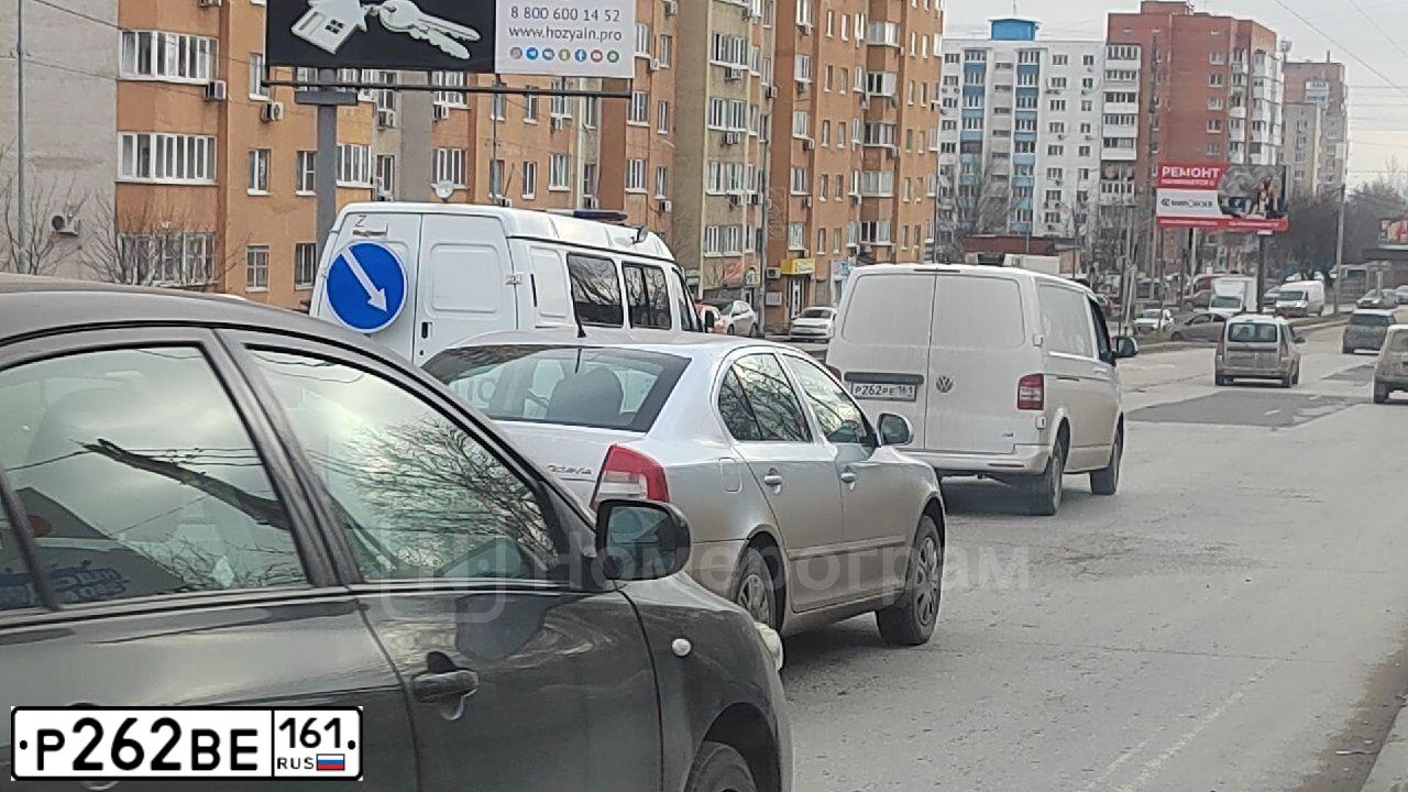 Фото автомобиля HYUNDAI GETZ, 2008 — госномер У604ЕР18. Цвет: ЧЕРНЫЙ