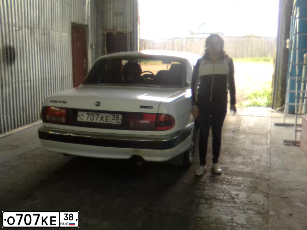 Фото автомобиля GAZ 3110 WOLGA, 2001 — госномер О707КЕ38. Цвет: Белый