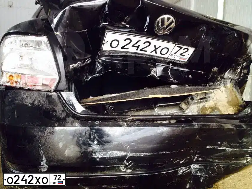 Фото автомобиля VOLKSWAGEN POLO, 2013 — госномер У017НР55. Цвет: ЧЕРНЫЙ