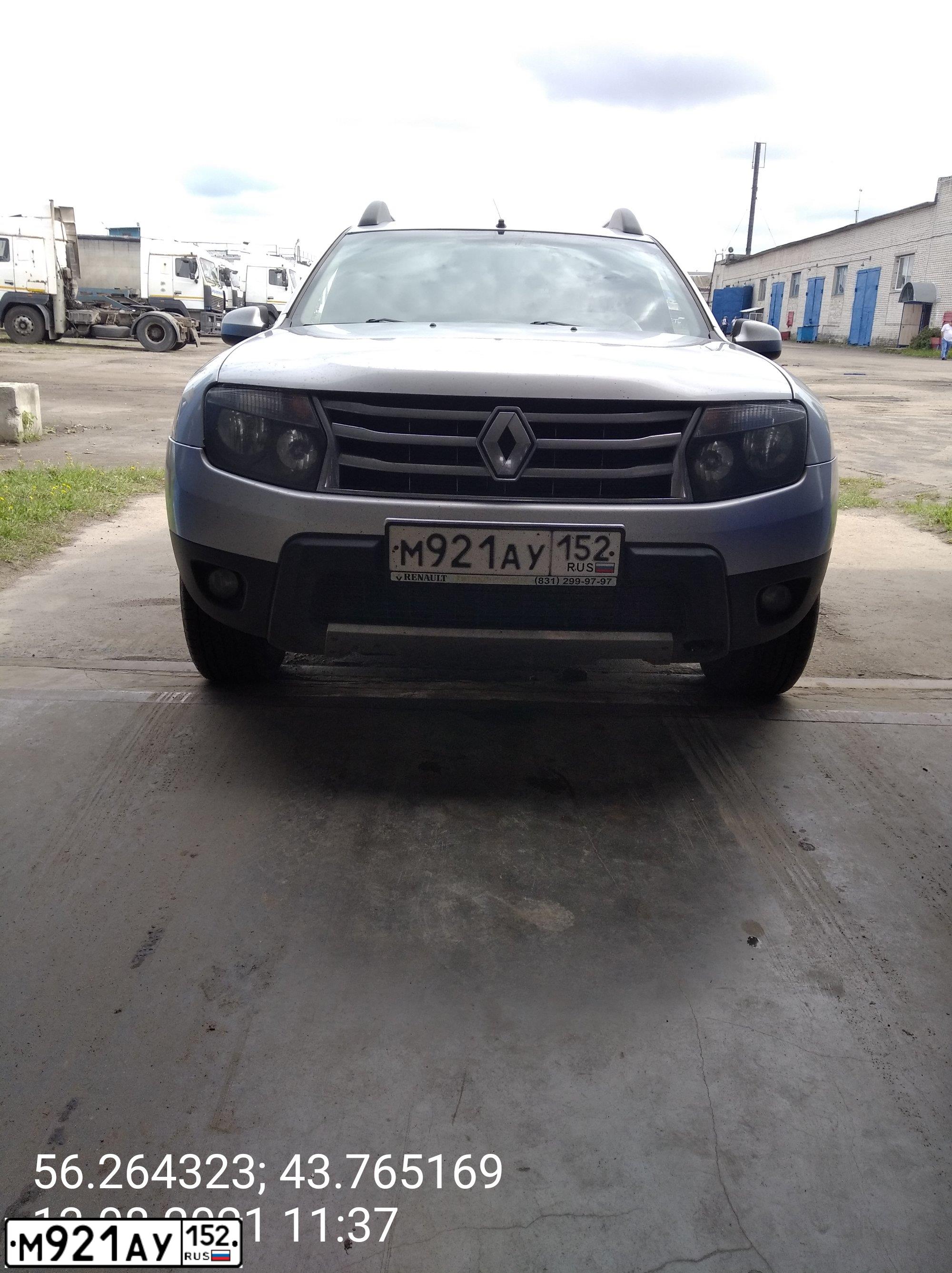 Фото автомобиля RENAULT DUSTER, 2013 — госномер М921АУ152. Цвет: СВЕТЛО-СЕРЫЙ