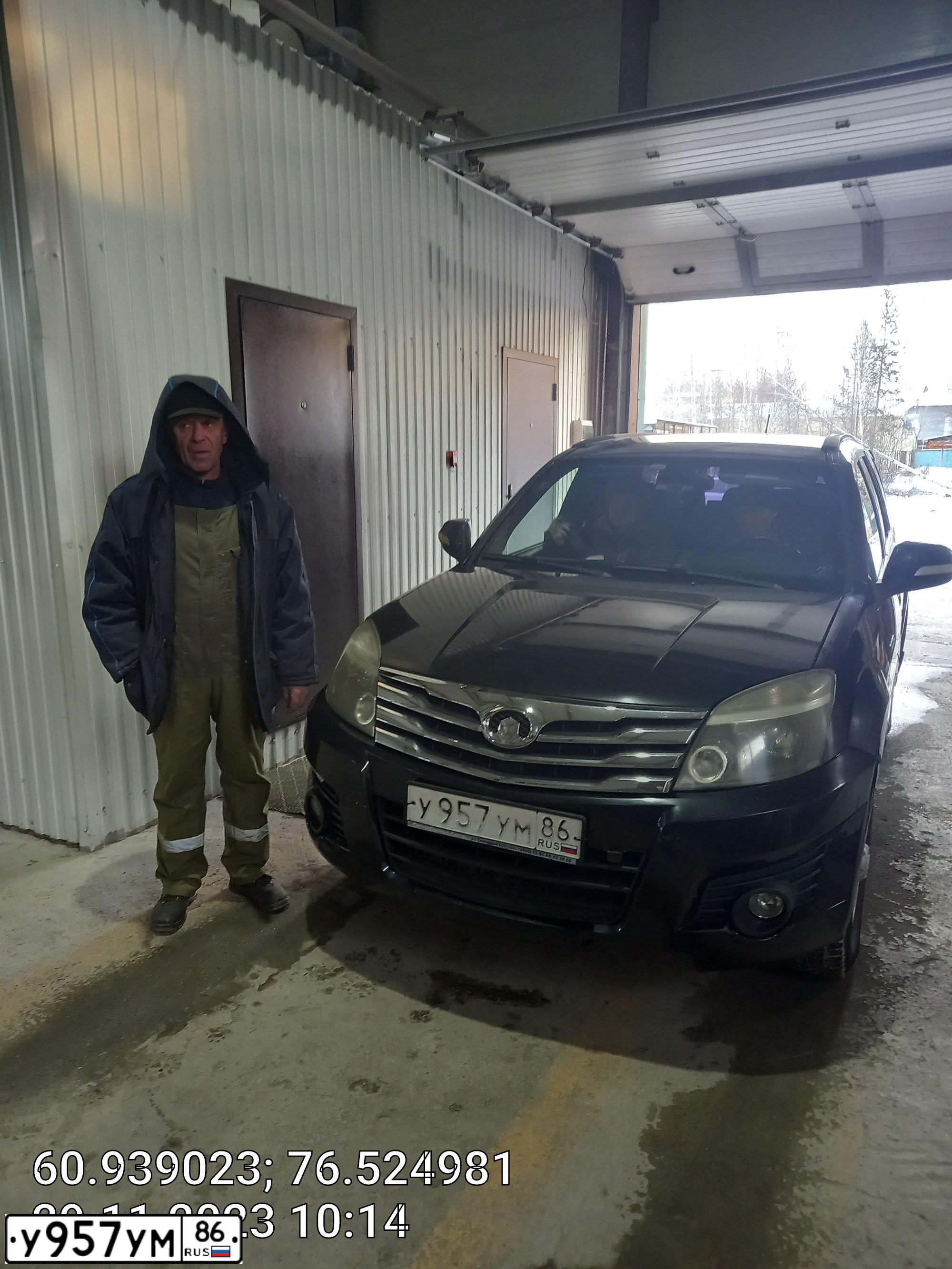 Фото автомобиля GREAT WALL HOVER, 2010 — госномер У957УМ86. Цвет: ЧЕРНЫЙ