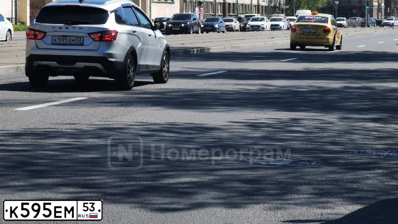 Фото автомобиля LADA VESTA, 2021 — госномер Х196СТ05. Цвет: МНОГОЦВЕТНЫЙ