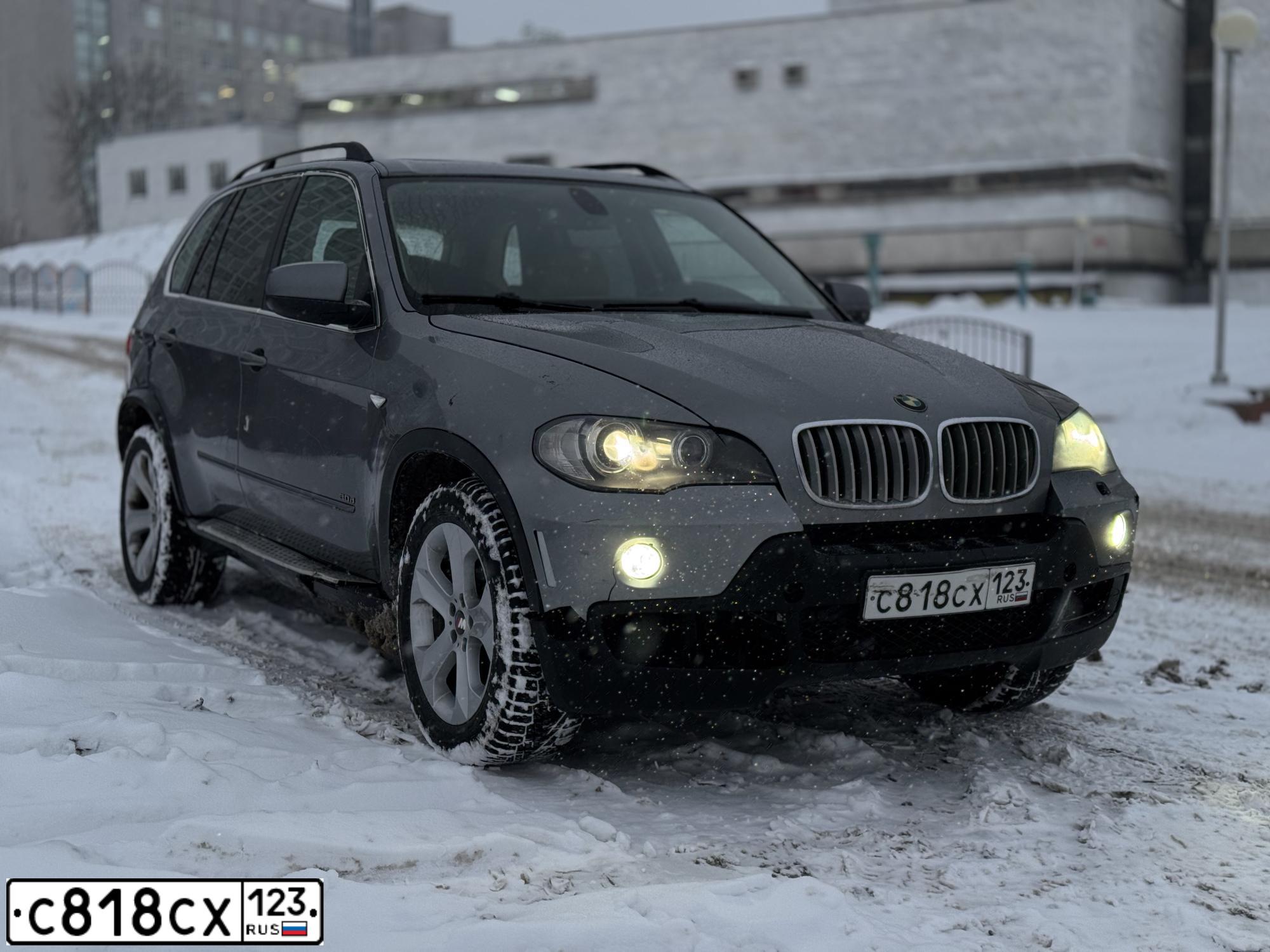 Фото автомобиля BMW X5, 2007 — госномер С818СХ123. Цвет: СЕРЫЙ