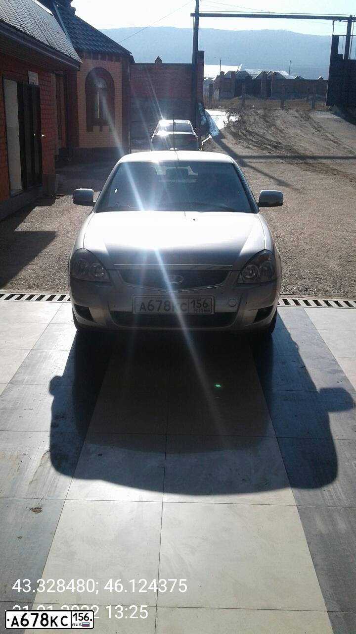 Фото автомобиля TOYOTA LANDCRUISER 200, 2011 — госномер В614КХ123. Цвет: ЧЕРНЫЙ