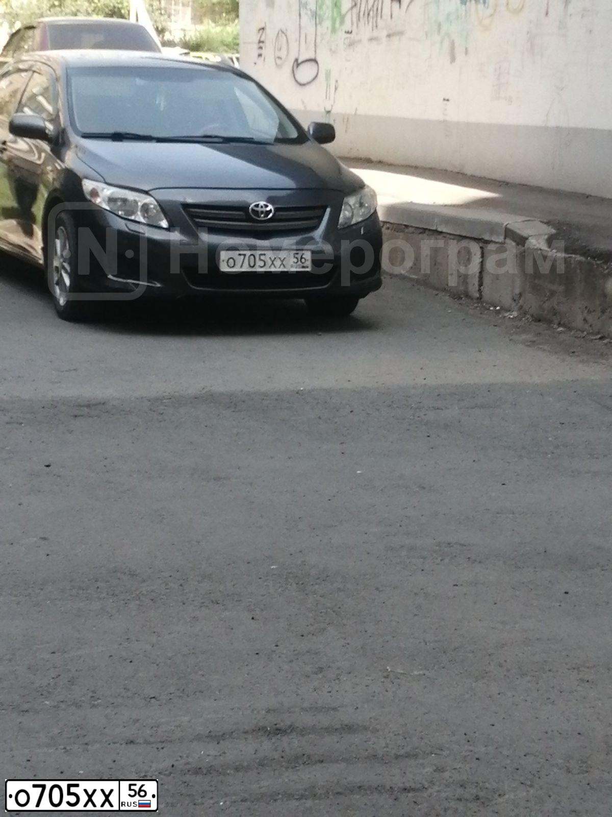 Фото автомобиля TOYOTA COROLLA, 2008 — госномер О705ХХ56. Цвет: СЕРЫЙ