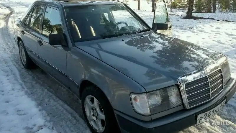 Фото автомобиля MERCEDES-BENZ E230, 1988 — госномер М737КА21