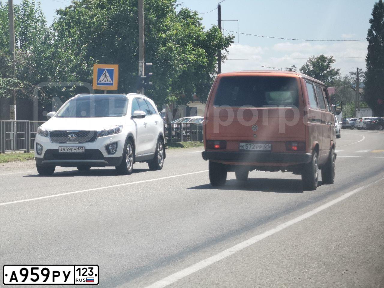 Фото автомобиля KIA SORENTO, 2017 — госномер А959РУ123. Цвет: БЕЛЫЙ