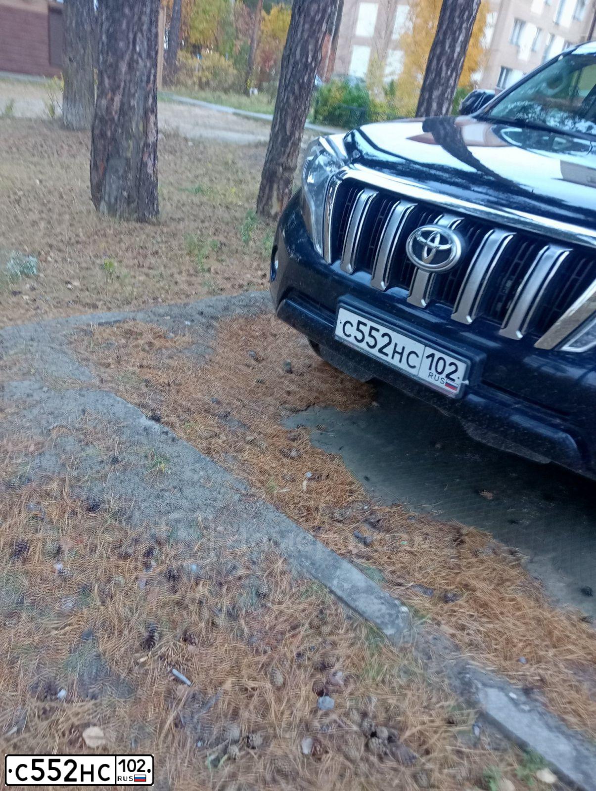 Фото автомобиля TOYOTA LANDCRUISER, 2015 — госномер С552НС102. Цвет: ЧЕРНЫЙ