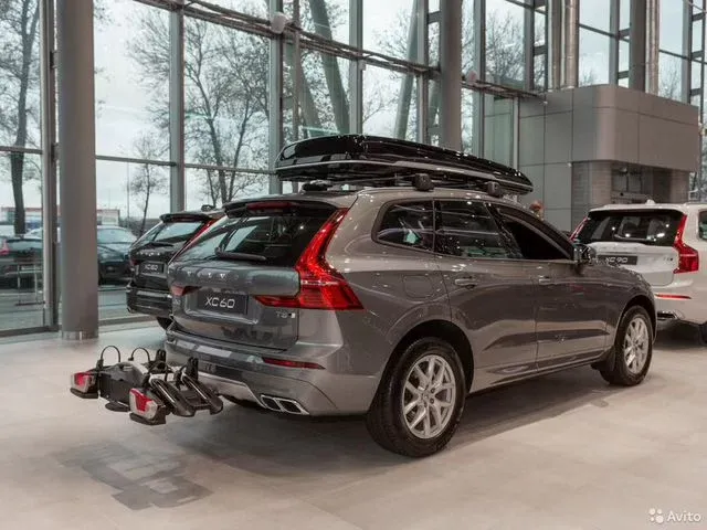 Фото автомобиля VOLVO XC60, 2019 — госномер Е449СА797. Цвет: СТАЛЬНОЙ