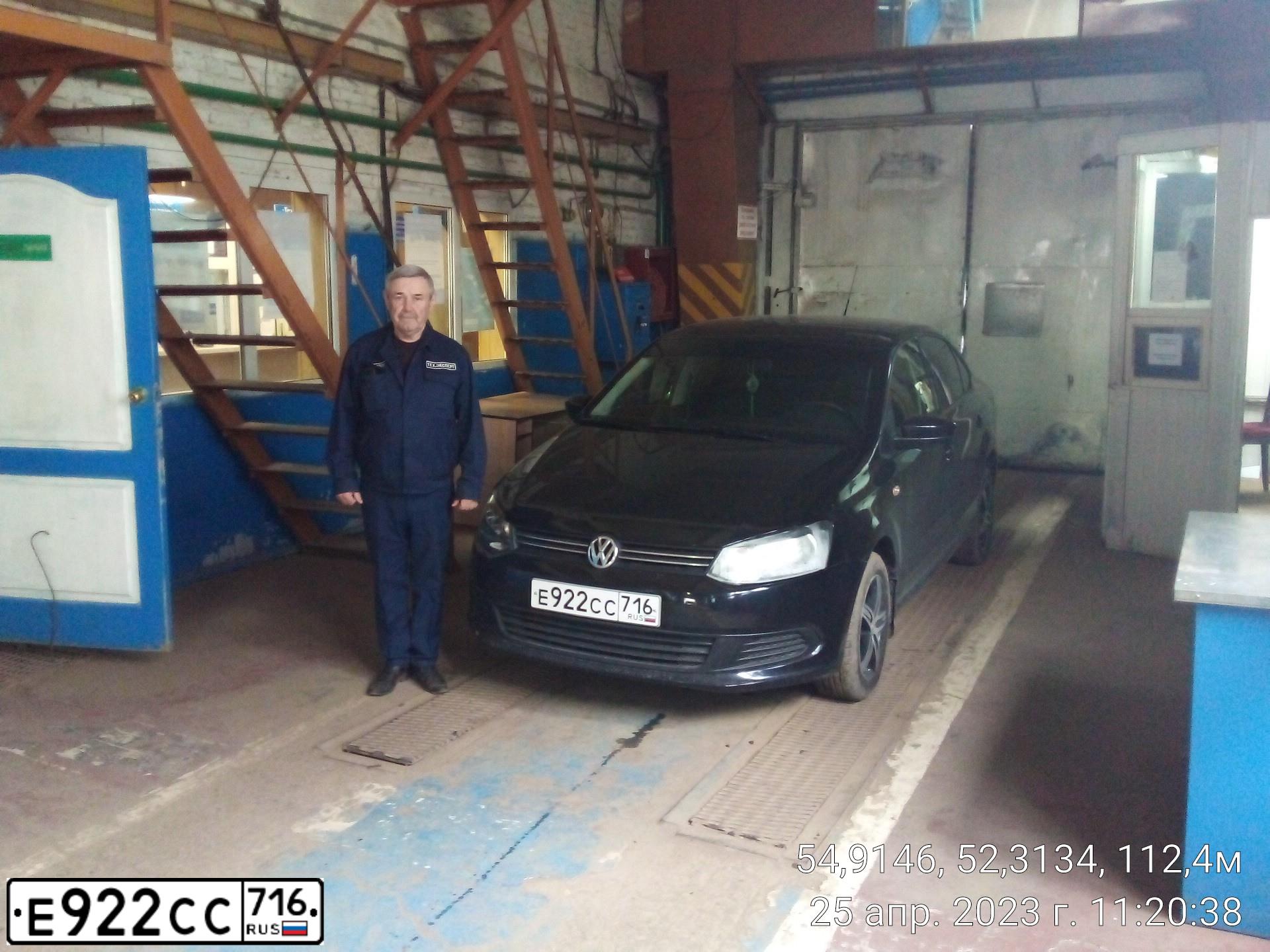 Фото автомобиля VOLKSWAGEN POLO, 2012 — госномер Р505АА116