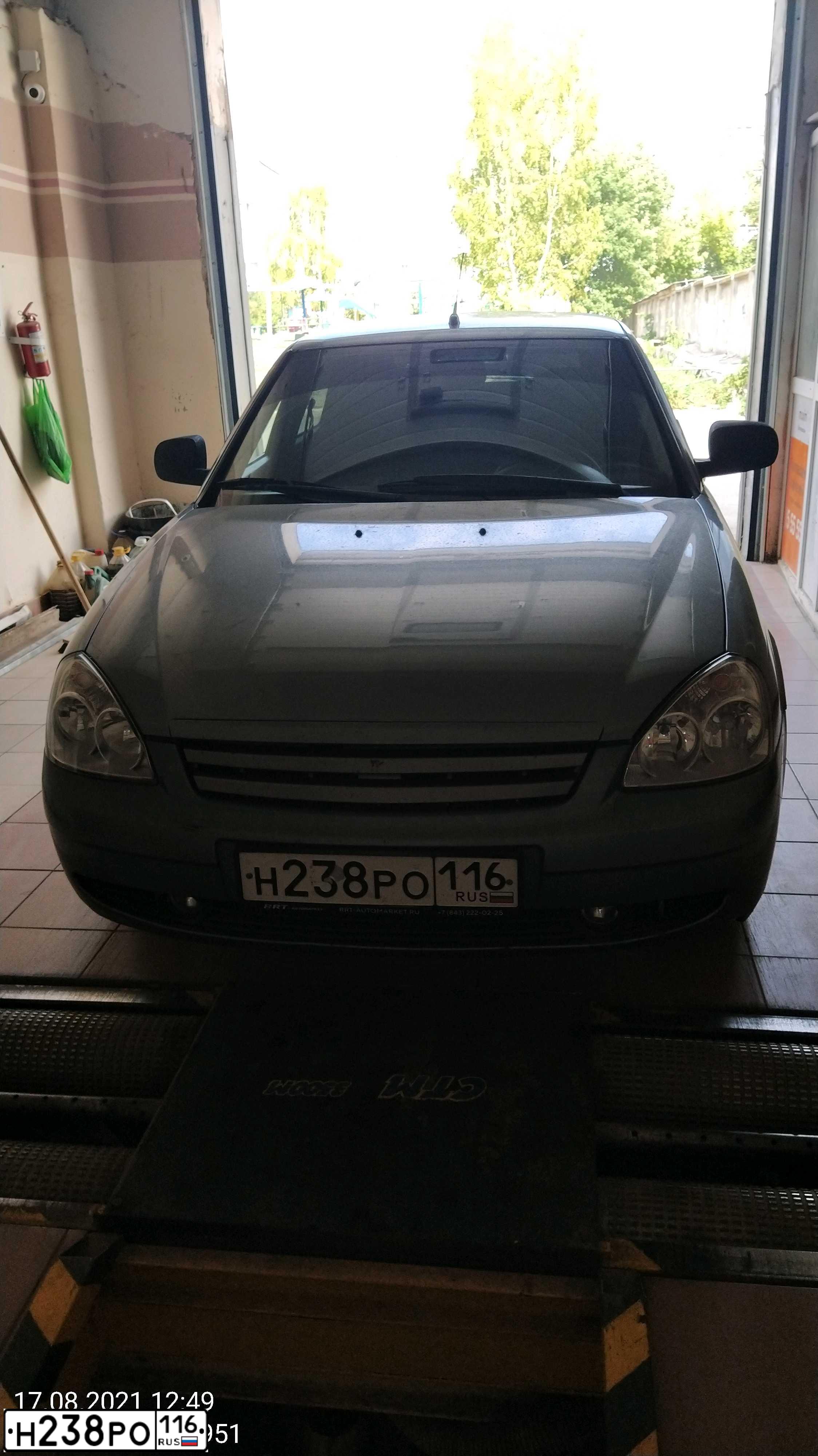 Фото автомобиля LADA 2172 PRIORA, 2011 — госномер М099УК716. Цвет: СРЕДНИЙ СЕРО-ЗЕЛЕНЫЙ МЕТ