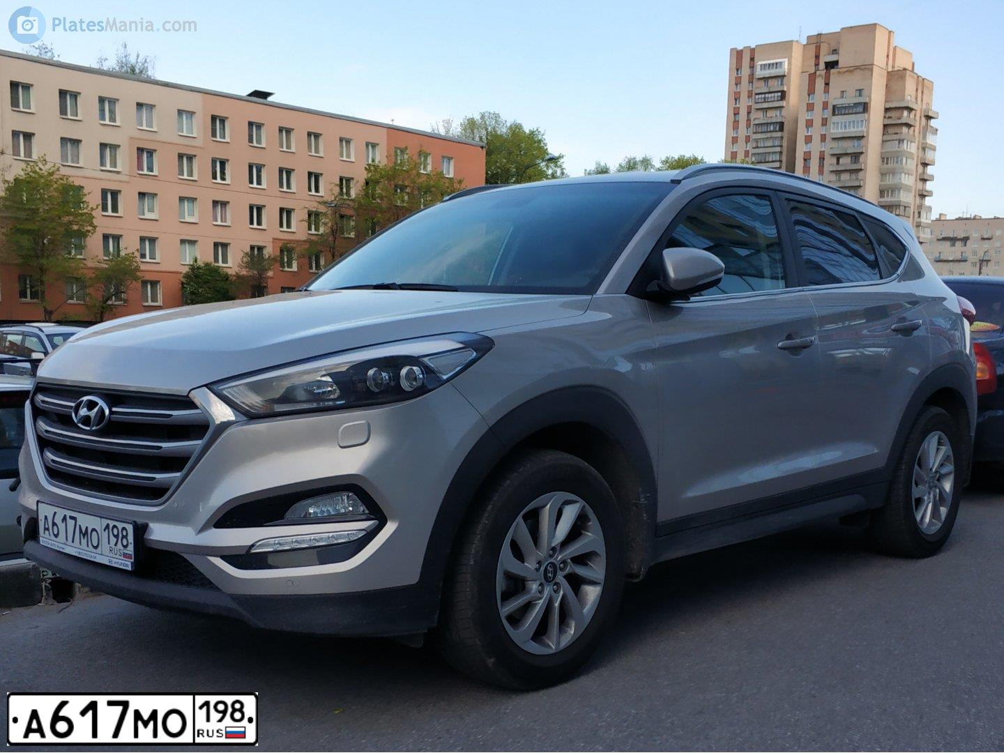 Фото автомобиля HYUNDAI TUCSON, 2018 — госномер В597РЕ147. Цвет: СВЕТЛО-БЕЖЕВЫЙ