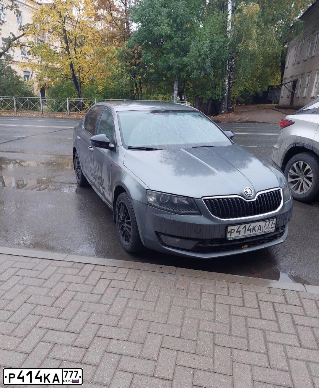 Фото автомобиля SKODA OCTAVIA, 2014 — госномер Р414КА777. Цвет: СЕРЫЙ ТЕМНЫЙ