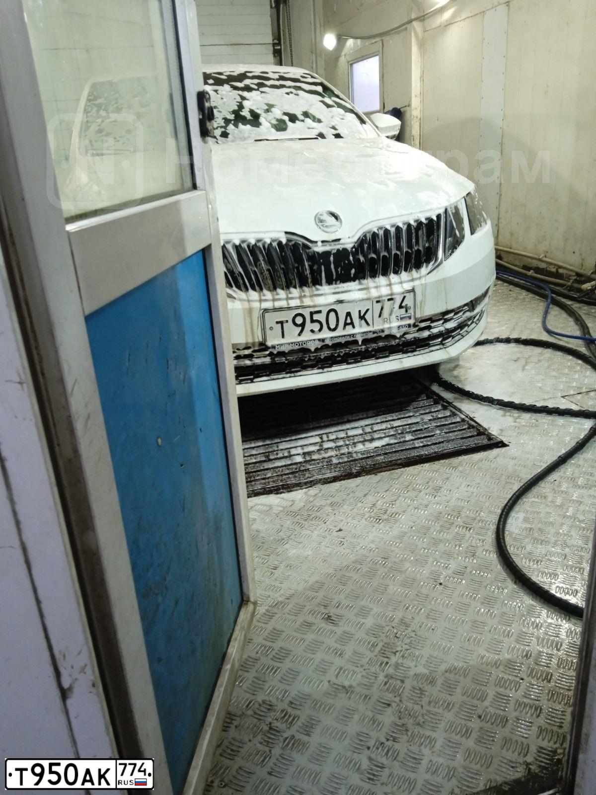 Фото автомобиля SKODA OCTAVIA, 2020 — госномер Т950АК774. Цвет: Белый