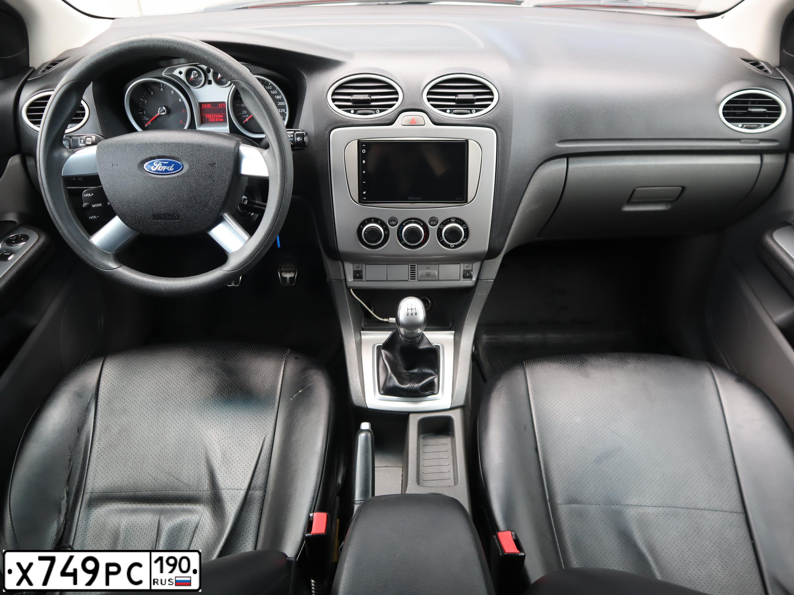Фото автомобиля FORD FOCUS, 2011 — госномер Х749РС190. Цвет: СЕРЕБРИСТЫЙ