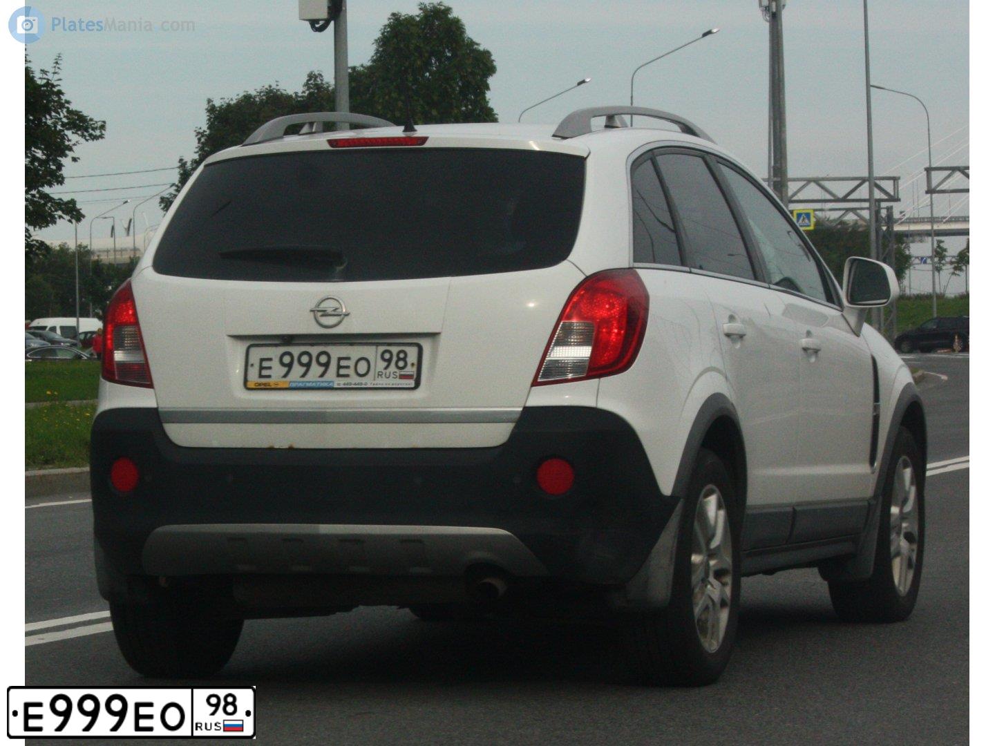 Фото автомобиля OPEL ANTARA, 2012 — госномер Е999ЕО98. Цвет: БЕЛЫЙ