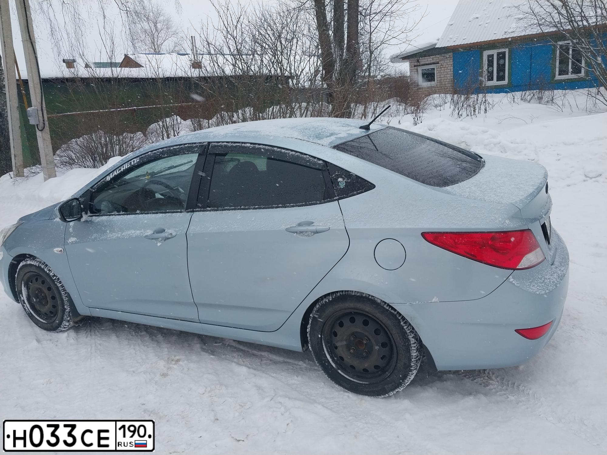 Фото автомобиля HYUNDAI SOLARIS, 2011 — госномер Н033СЕ190. Цвет: СЕРО-ГОЛУБОЙ