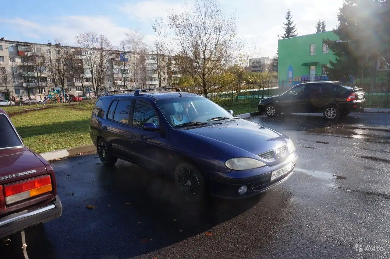 Фото автомобиля RENAULT MEGANE, 2002 — госномер С146КК136. Цвет: синий