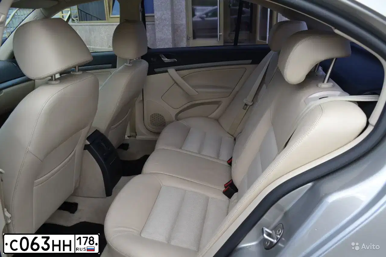 Фото автомобиля TOYOTA CAMRY, 2012 — госномер С063НН178. Цвет: ЧЕРНЫЙ МЕТАЛЛИК