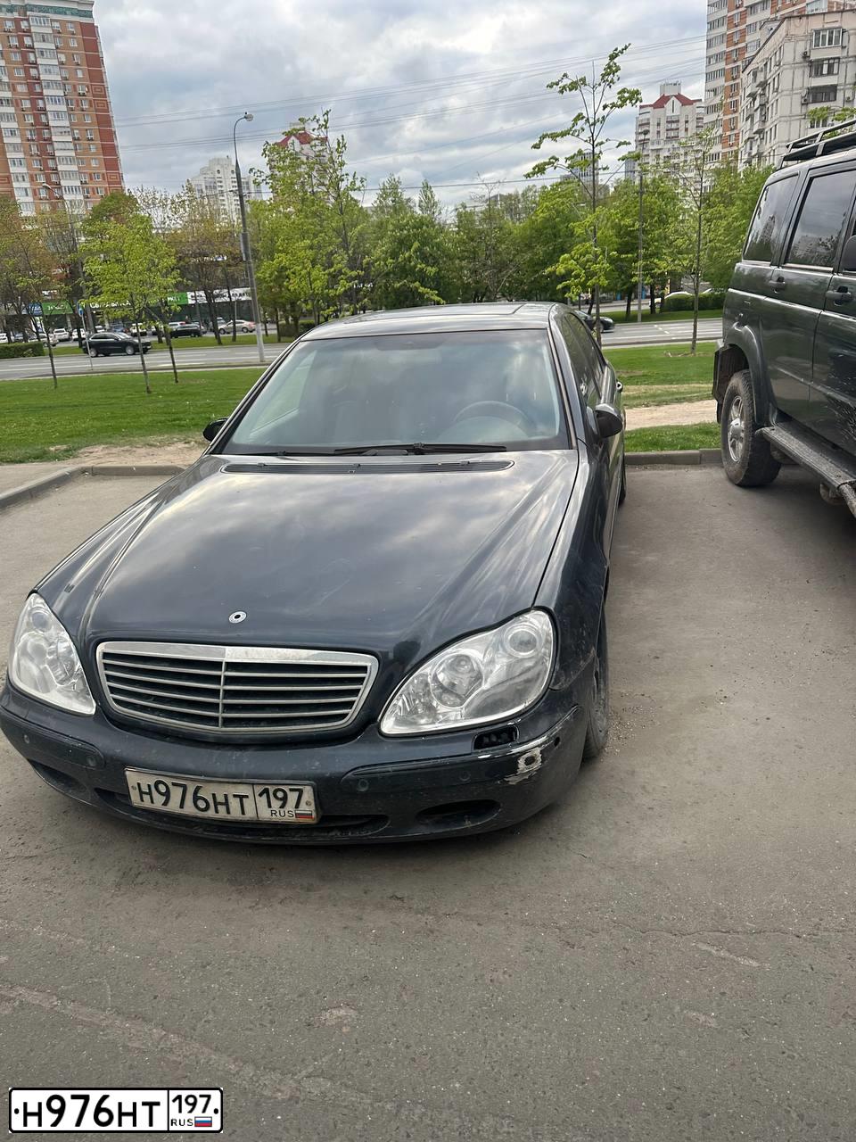Фото автомобиля MERCEDES S-KLASSE, 2002 — госномер Н976НТ197. Цвет: ЧЕРНЫЙ