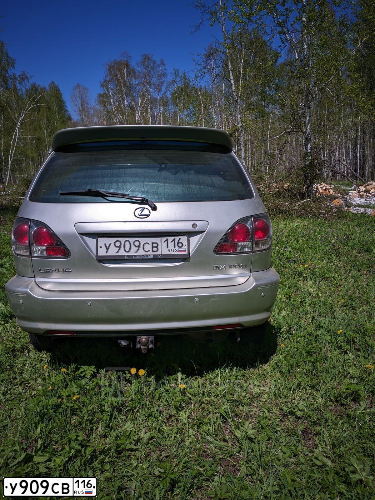Фото автомобиля LEXUS RX, 2001 — госномер У909СВ116. Цвет: Серебристый