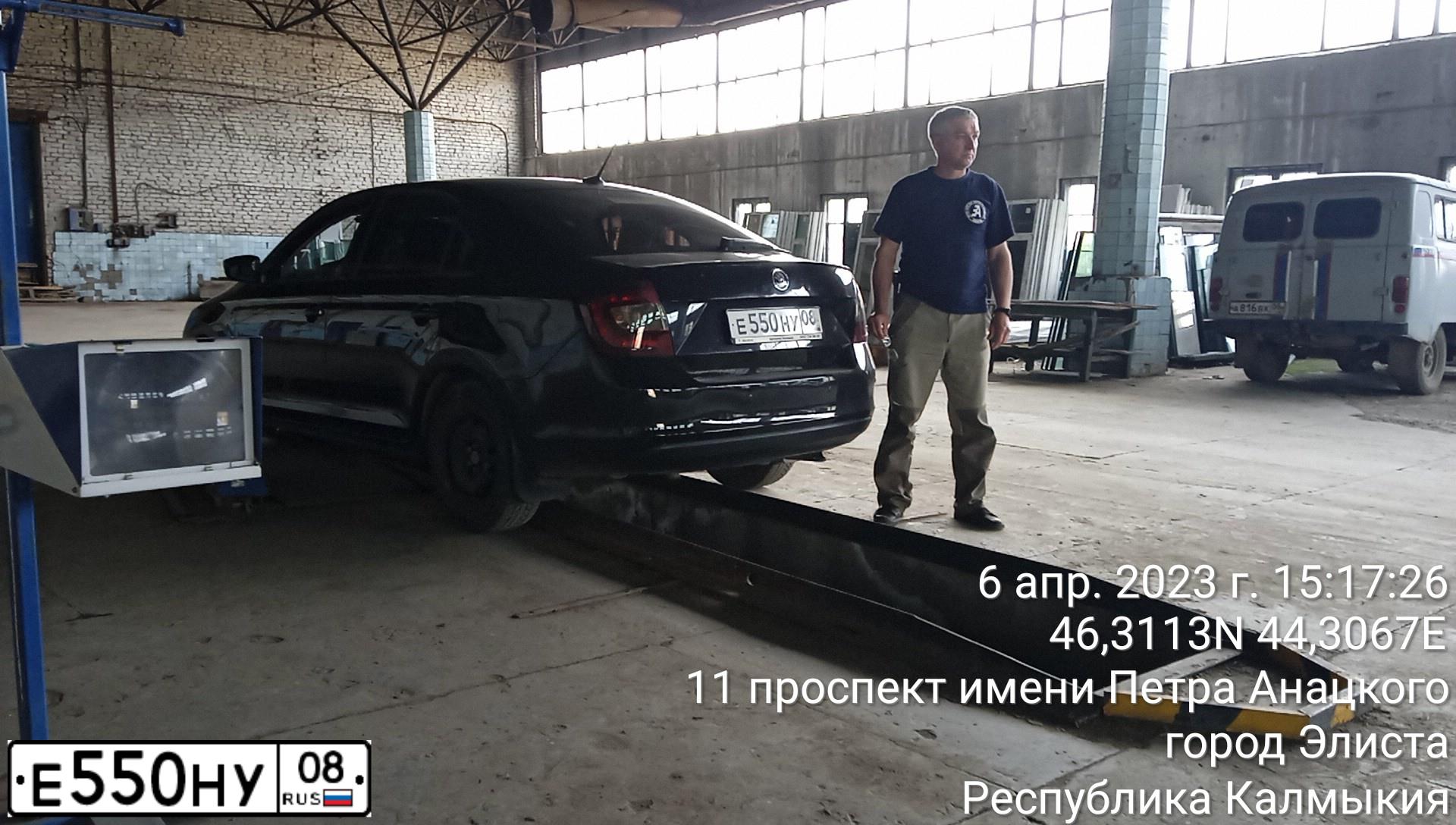 Фото автомобиля SKODA RAPID, 2017 — госномер Е217УМ08. Цвет: ЧЕРНЫЙ