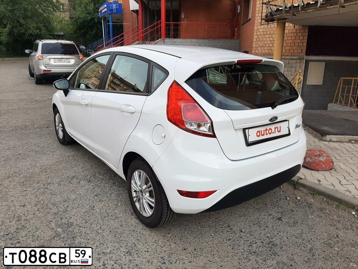 Фото автомобиля MITSUBISHI GRANDIS, 2007 — госномер Е115УВ159. Цвет: СИНИЙ
