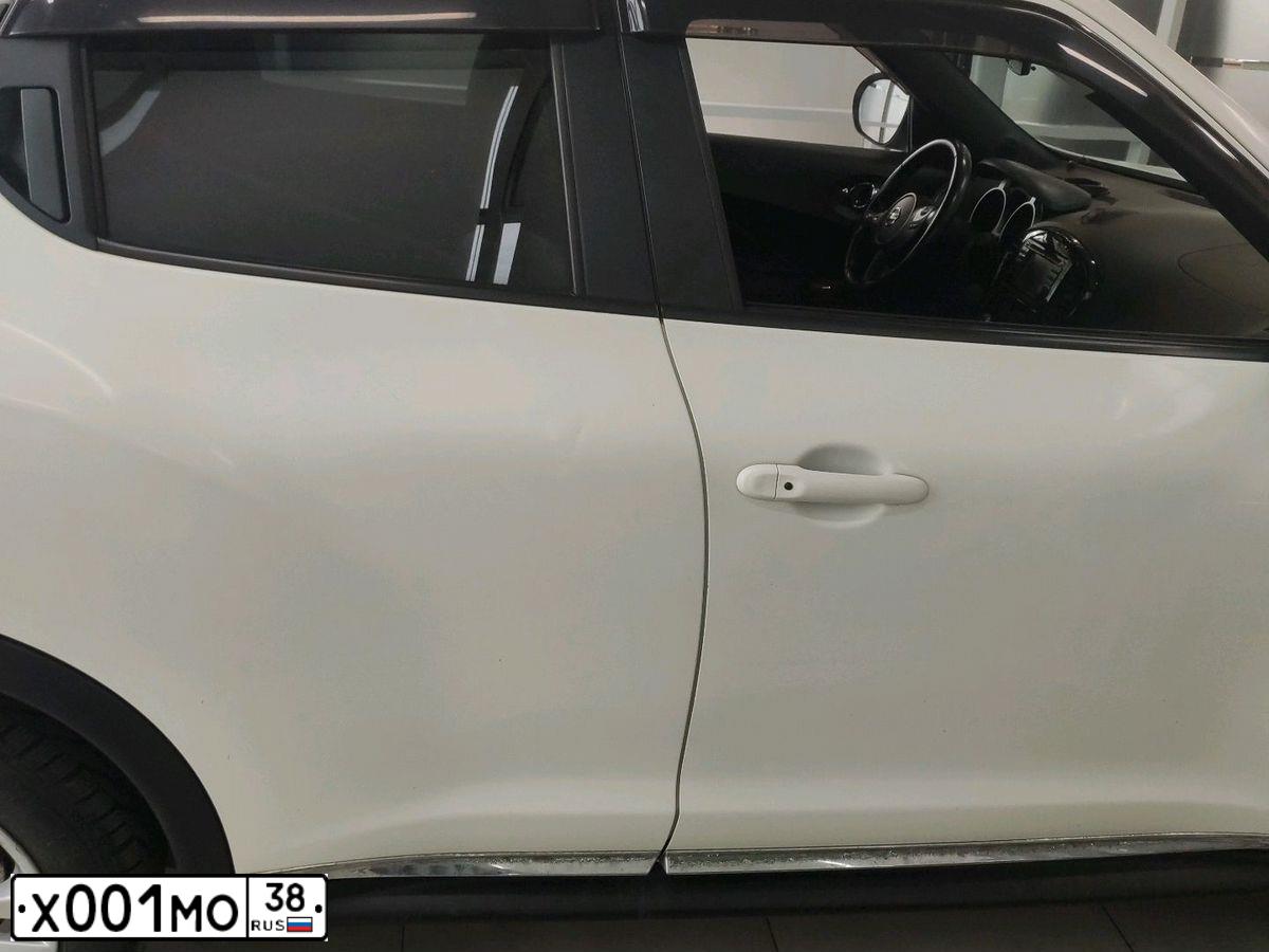 Фото автомобиля NISSAN JUKE, 2012 — госномер Х001МО38. Цвет: Белый