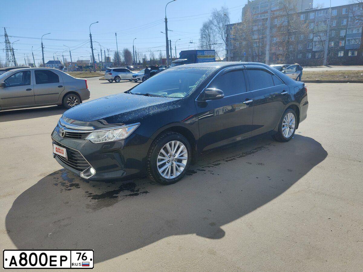 Фото автомобиля TOYOTA CAMRY, 2015 — госномер А800ЕР76. Цвет: ЧЕРНЫЙ