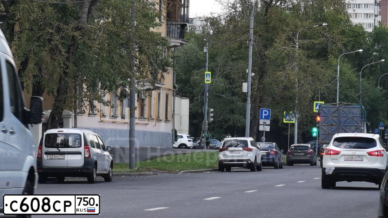 Фото автомобиля NISSAN QASHQAI, 2018 — госномер С608СР750. Цвет: БЕЛЫЙ