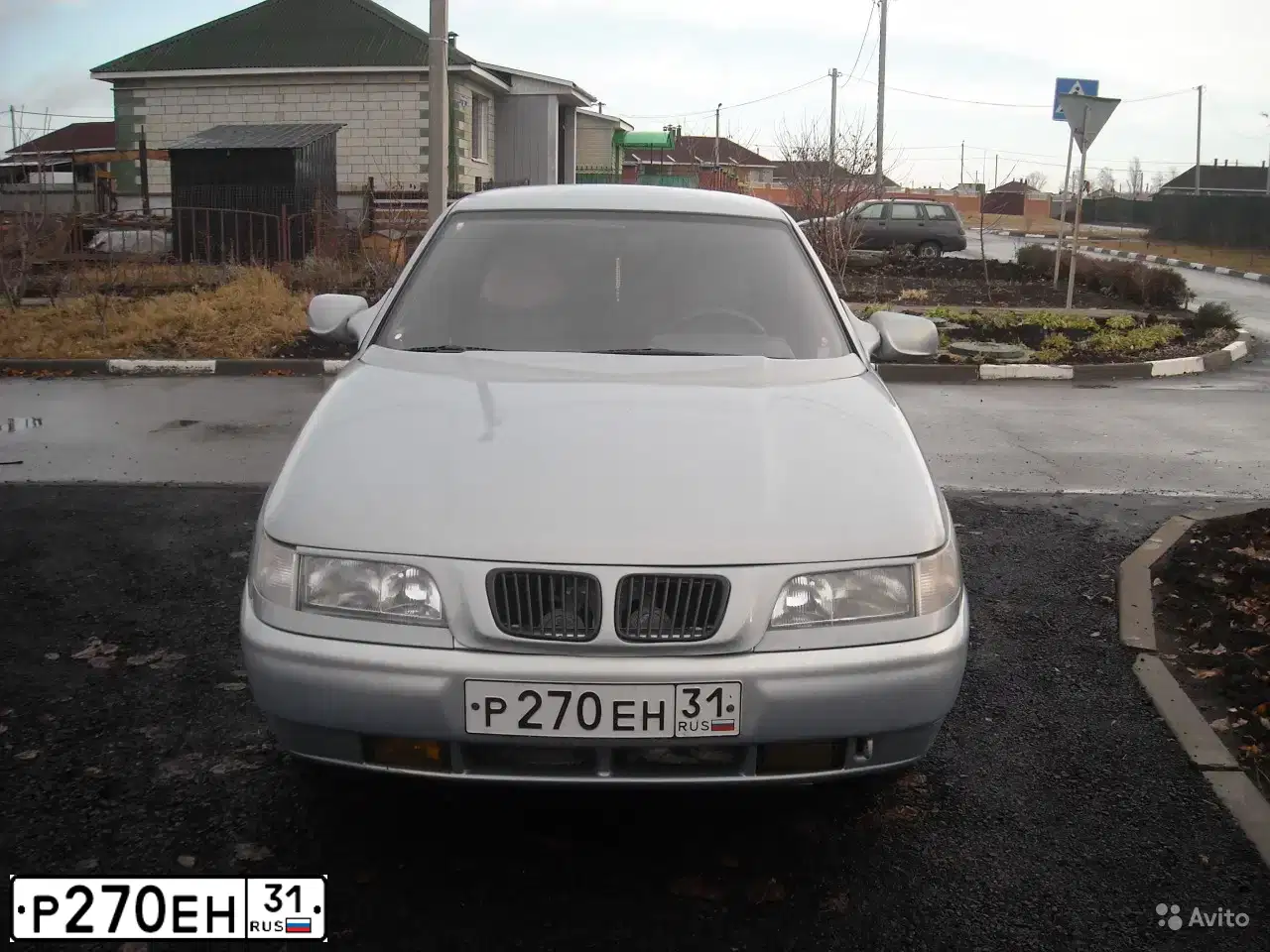 Фото автомобиля LADA 2110, 2004 — госномер Р270ЕН31. Цвет: СЕРЕБРИСТО-ЖЕЛТЫЙ