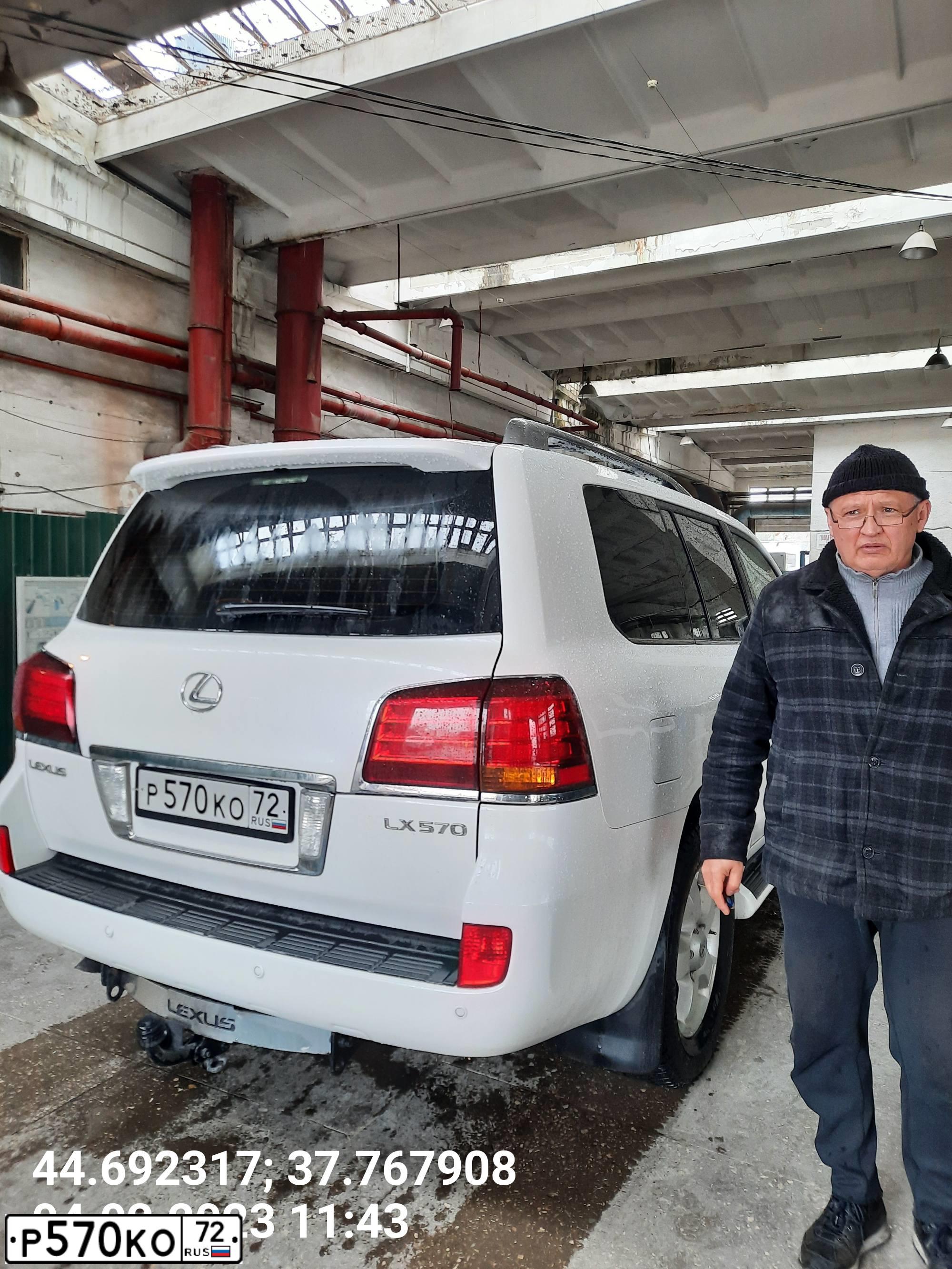Фото автомобиля LEXUS LX570, 2008 — госномер Р174МХ193. Цвет: ПЕРЛАМУТРОВО-БЕЛЫЙ