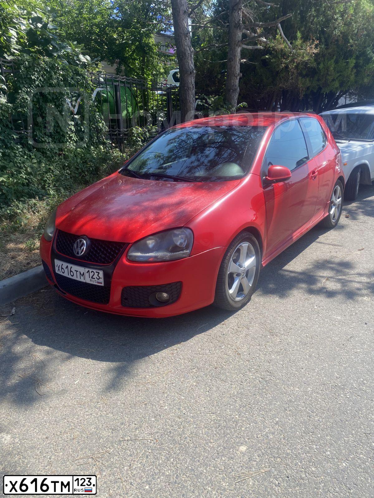 Фото автомобиля VOLKSWAGEN GOLF, 2004 — госномер Х616ТМ123. Цвет: КРАСНЫЙ