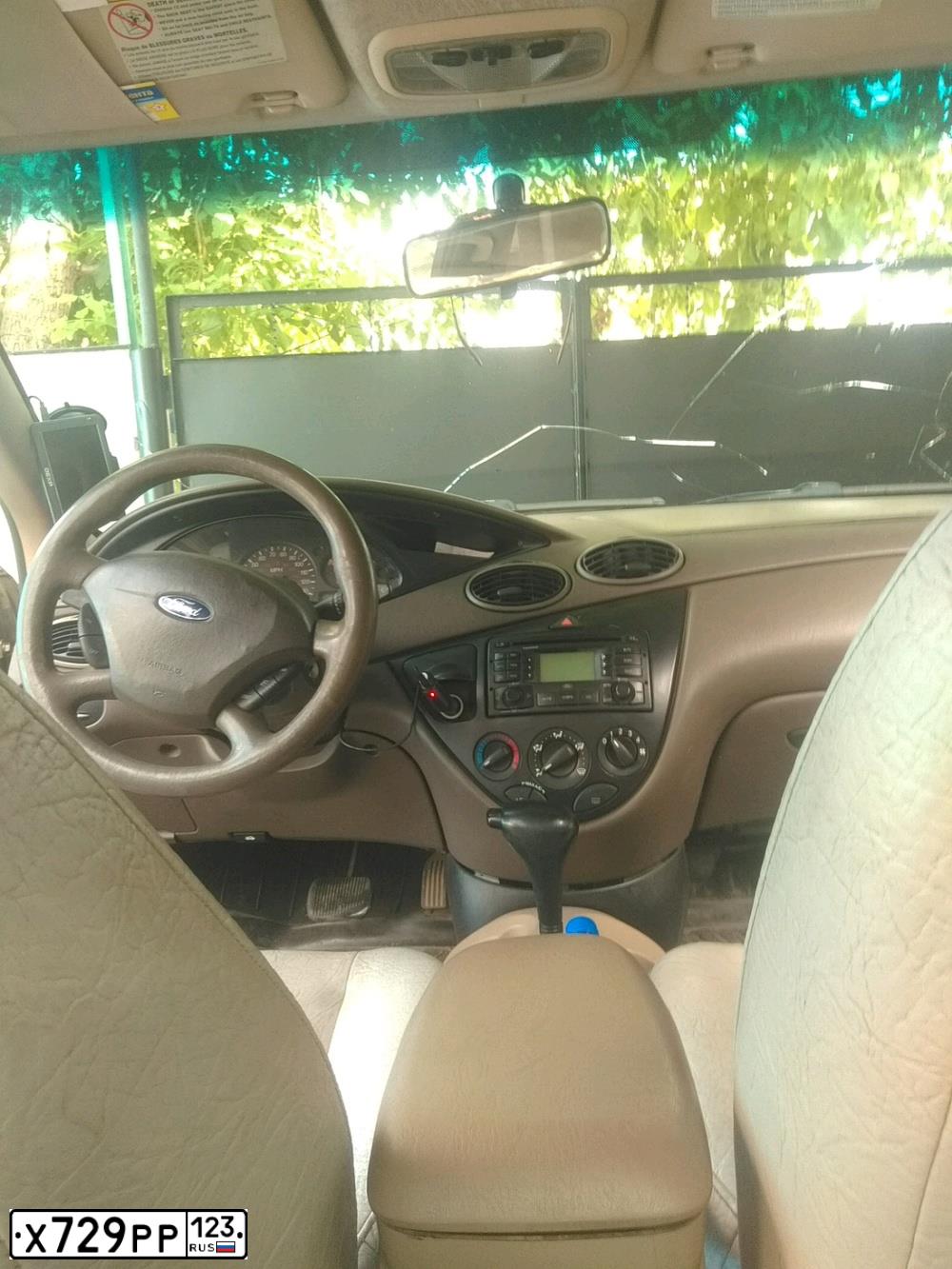 Фото автомобиля FORD FOCUS, 2002 — госномер В003ЕР93. Цвет: ЗОЛОТИСТЫЙ