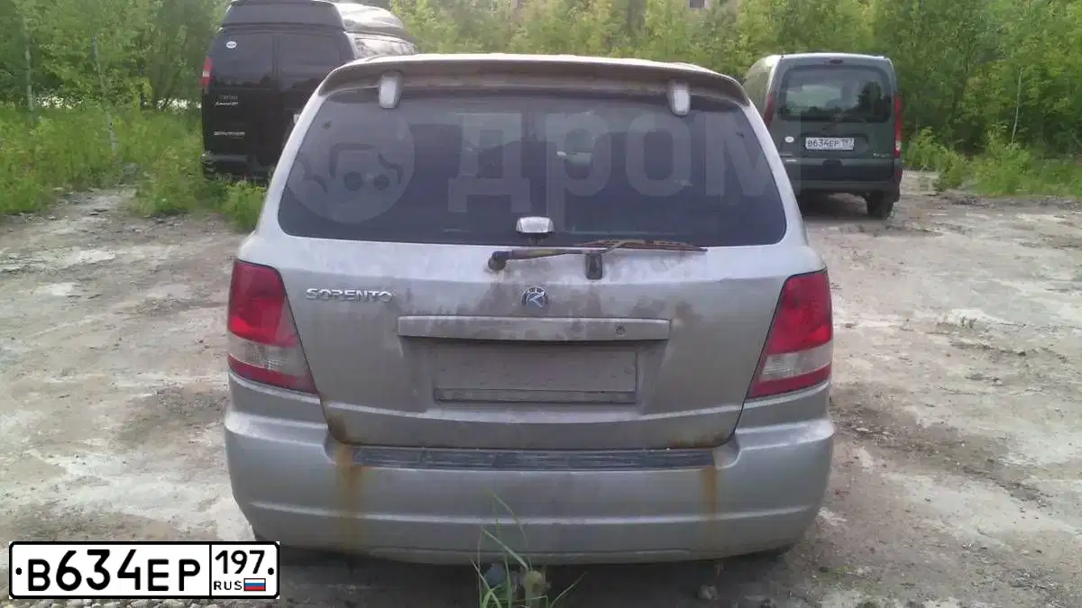 Фото автомобиля RENAULT KANGOO, 2006 — госномер В634ЕР197. Цвет: ЗЕЛЕНЫЙ