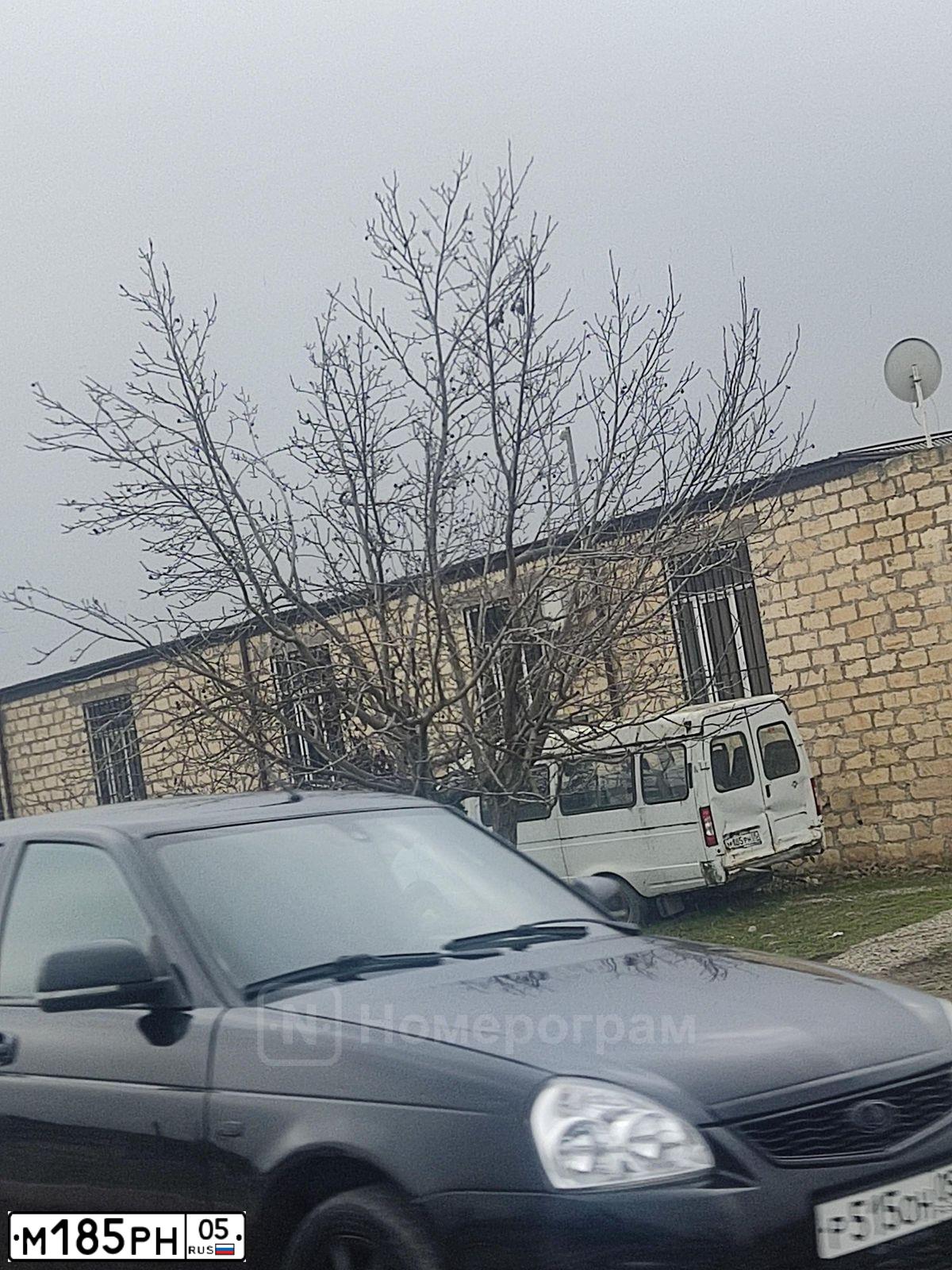 Фото автомобиля GAZ 3221 EL, 2012 — госномер М185РН05. Цвет: БЕЛЫЙ