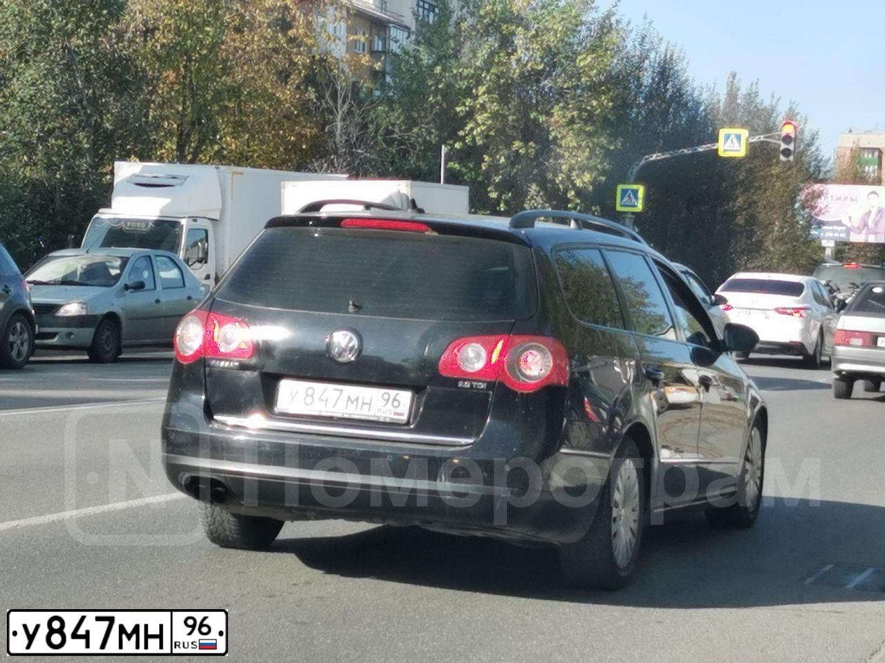 Фото автомобиля VOLKSWAGEN PASSAT, 2009 — госномер О423НЕ196. Цвет: ЧЕРНЫЙ