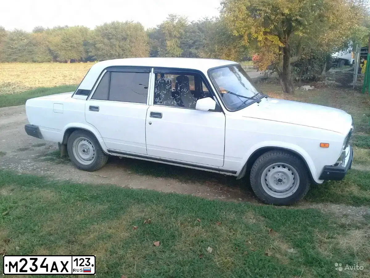 Фото автомобиля LADA 2107, 2006 — госномер М234АХ123. Цвет: ЯРКО-БЕЛЫЙ