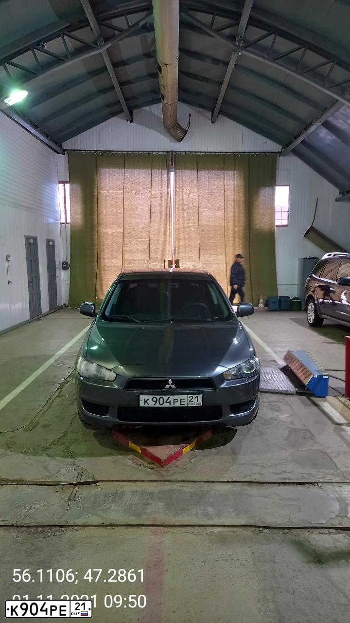 Фото автомобиля MITSUBISHI LANCER, 2008 — госномер У945ОМ52. Цвет: СЕРЫЙ