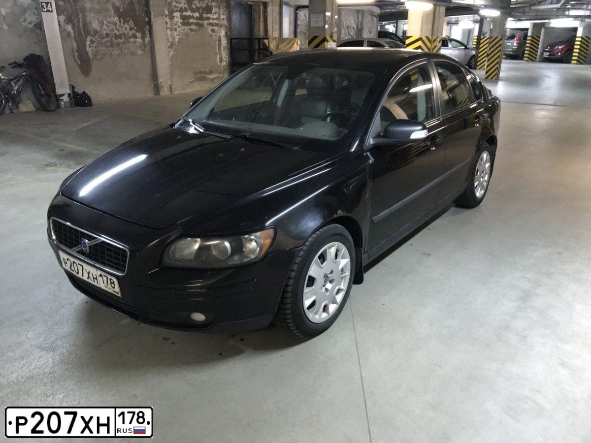 Фото автомобиля VOLVO S40, 2006 — госномер Е072КТ774. Цвет: ЧЕРНЫЙ