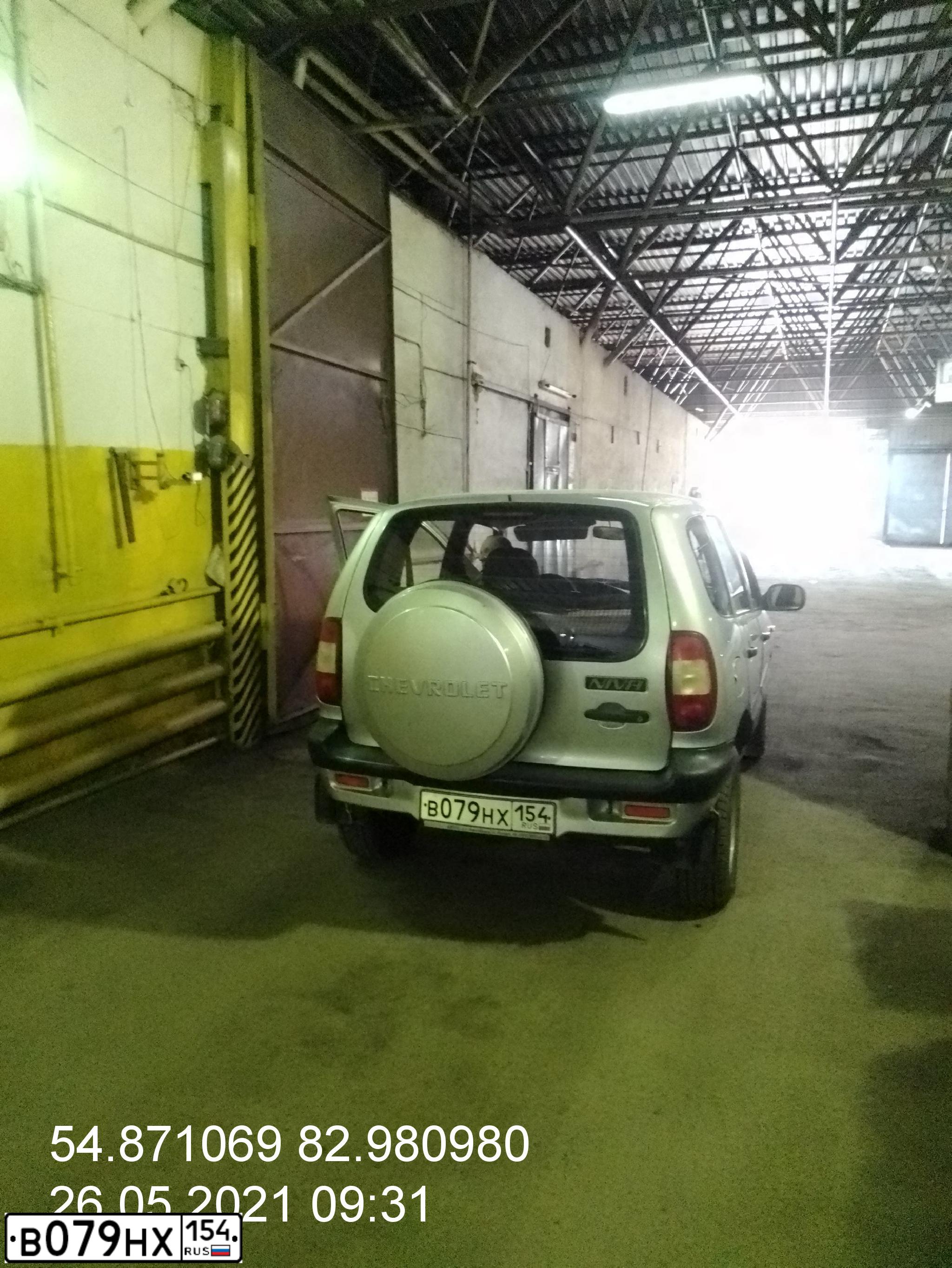 Фото автомобиля CHEVROLET NIVA, 2008 — госномер В079НХ154. Цвет: СВЕТЛО СЕРЕБРИСТЫЙ МЕТАЛЛИК
