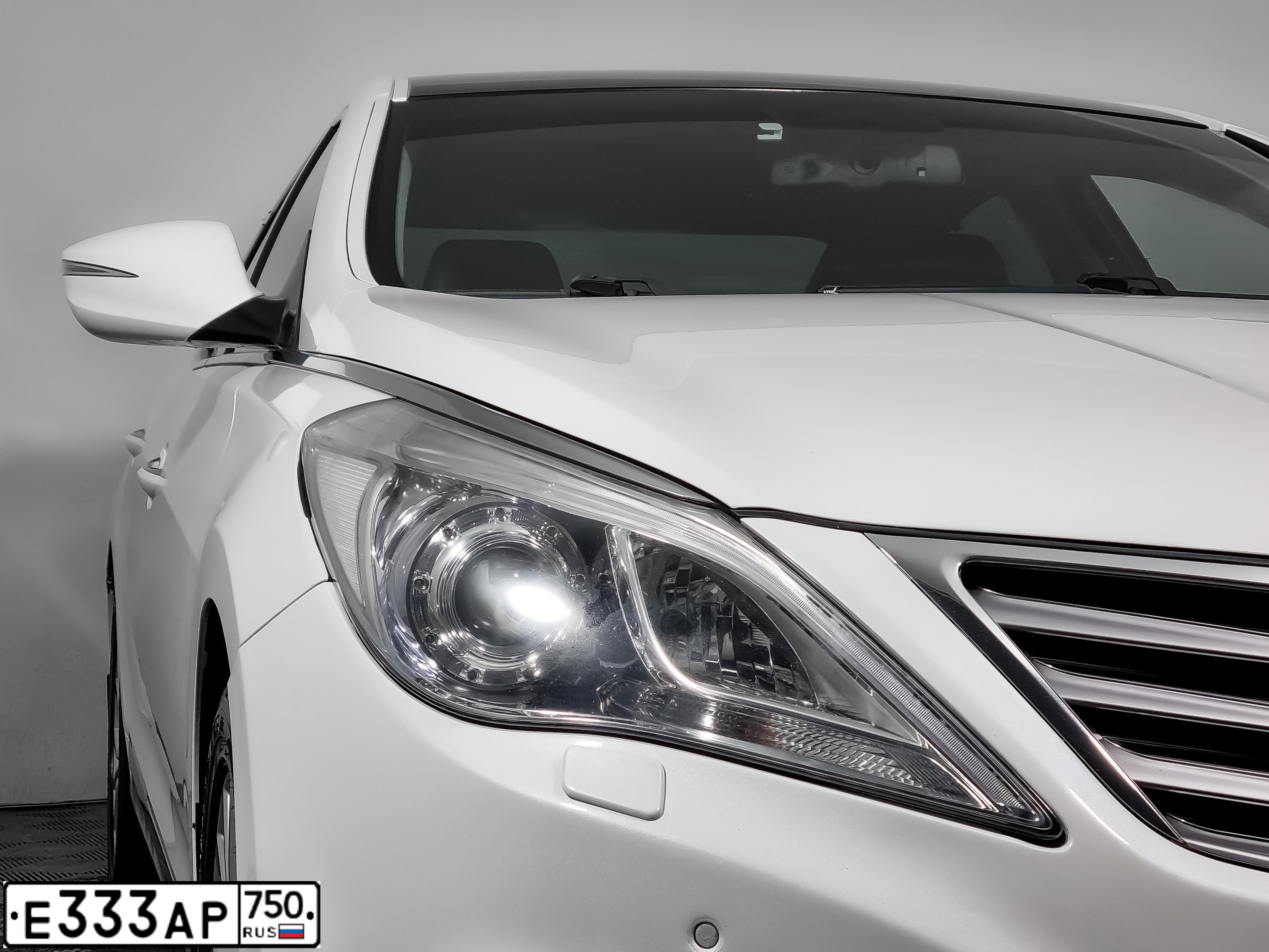 Фото автомобиля FORD MONDEO, 2012 — госномер Е333АР750. Цвет: Белый