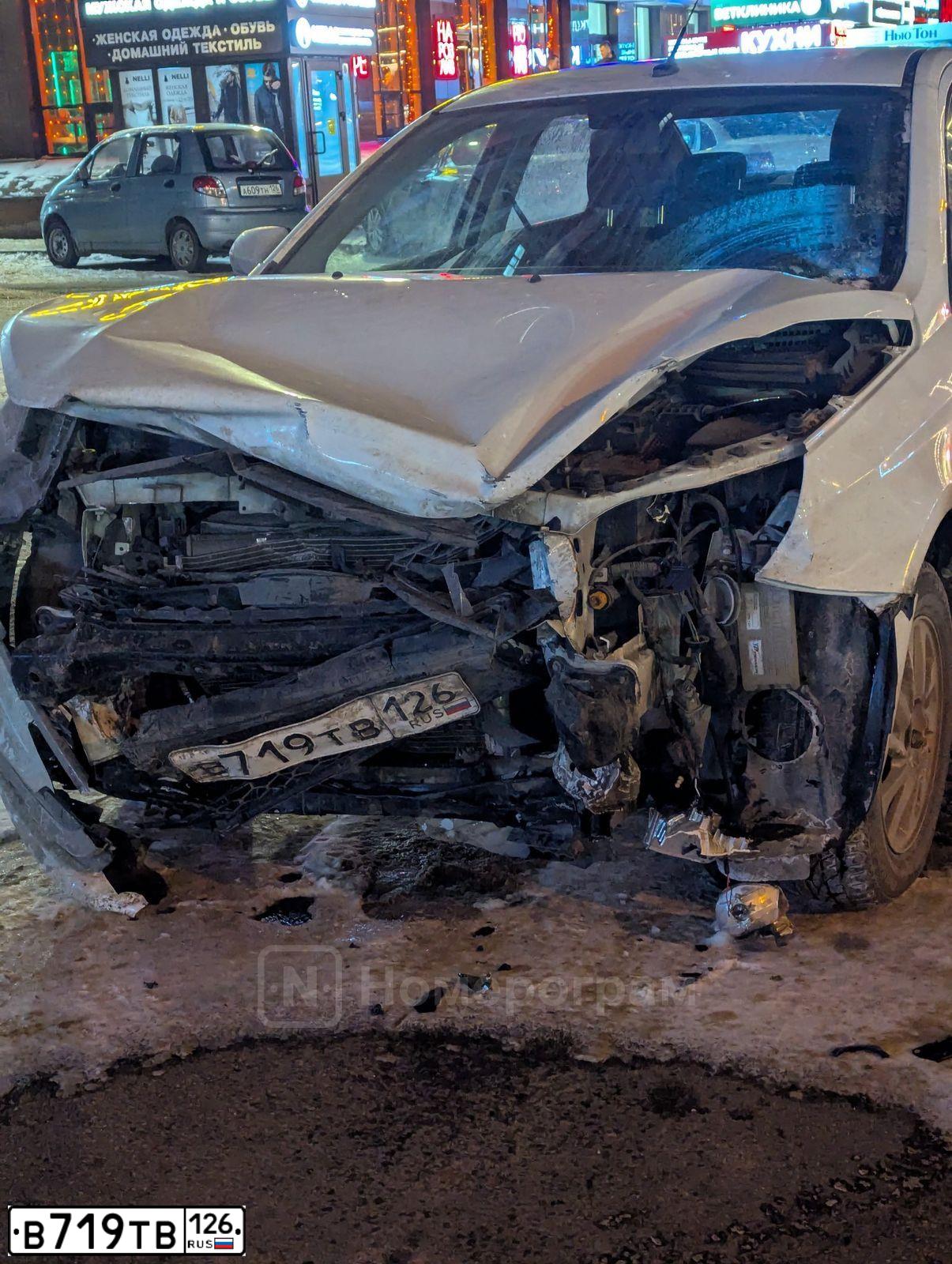 Фото автомобиля ЛАДА GFL110, 2017 — госномер Р215ТА126. Цвет: Белый