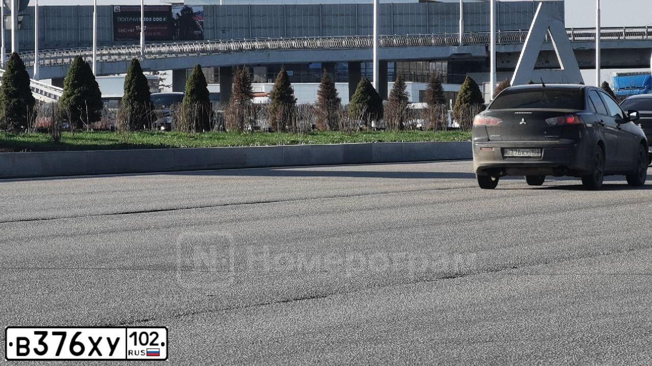 Фото автомобиля RENAULT LOGAN, 2006 — госномер Р226РР02. Цвет: СИНИЙ МЕТАЛЛИК